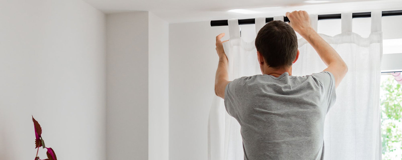 Unsere Tipps wie man eine Vorhangstange in einer Mietwohnung montieren sollte.