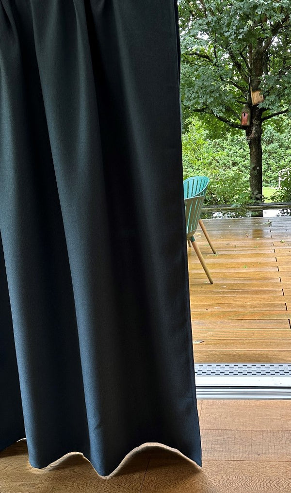 Tenda oscurante azzurra Mira