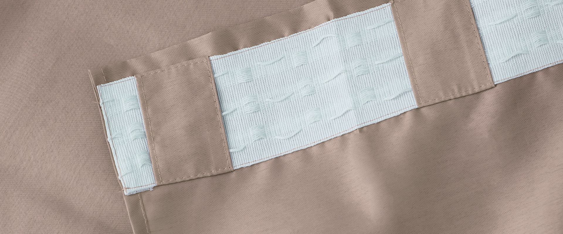 Vorhangfalten: Wann ein Faltenband sinnvoll ist – und warum unsere Massvorhänge ohne auskommen