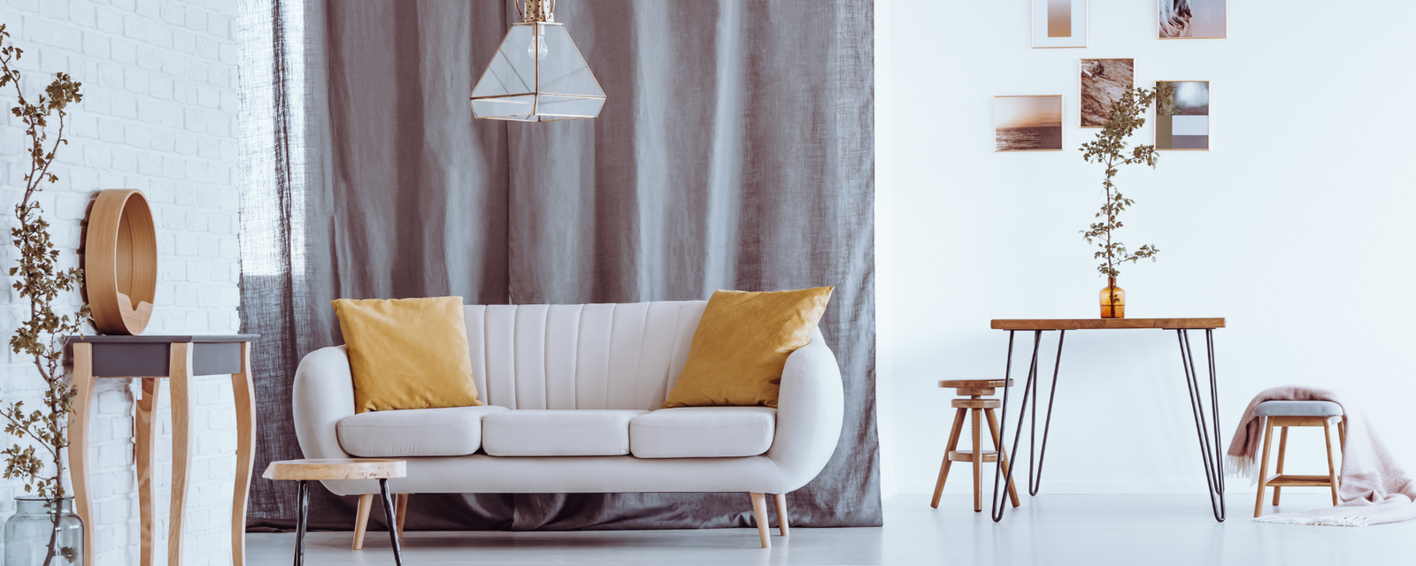 Eine grosse Auswahl an Vorhängen und Stoffen aus Baumwolle.