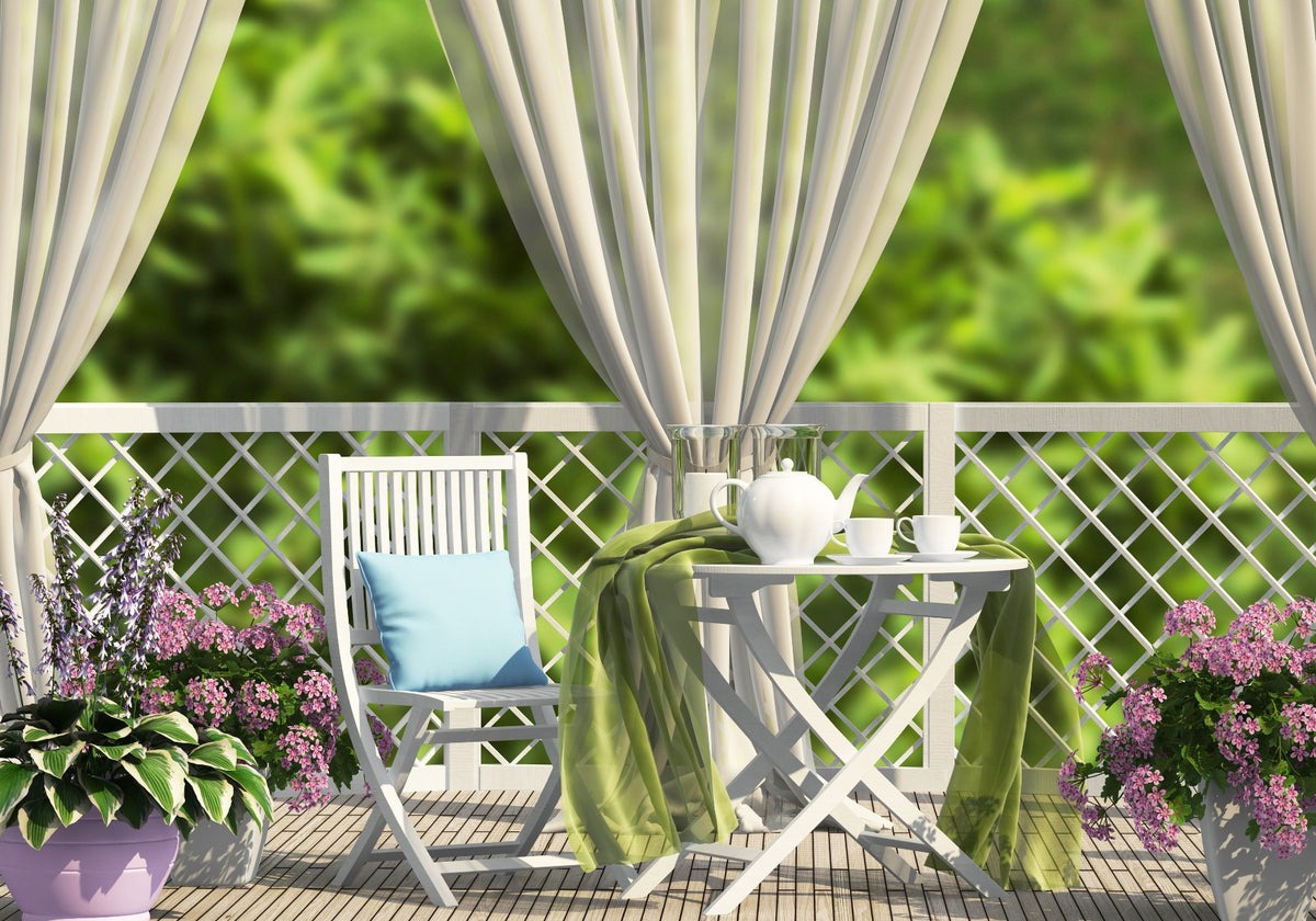 Outdoor Vorhang für Terrasse und Balkon – der perfekte Blick- und Sonnenschutz für den Aussenbereich