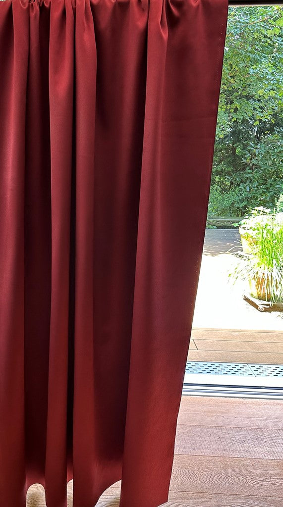 Leandra blackout curtain, burgundy