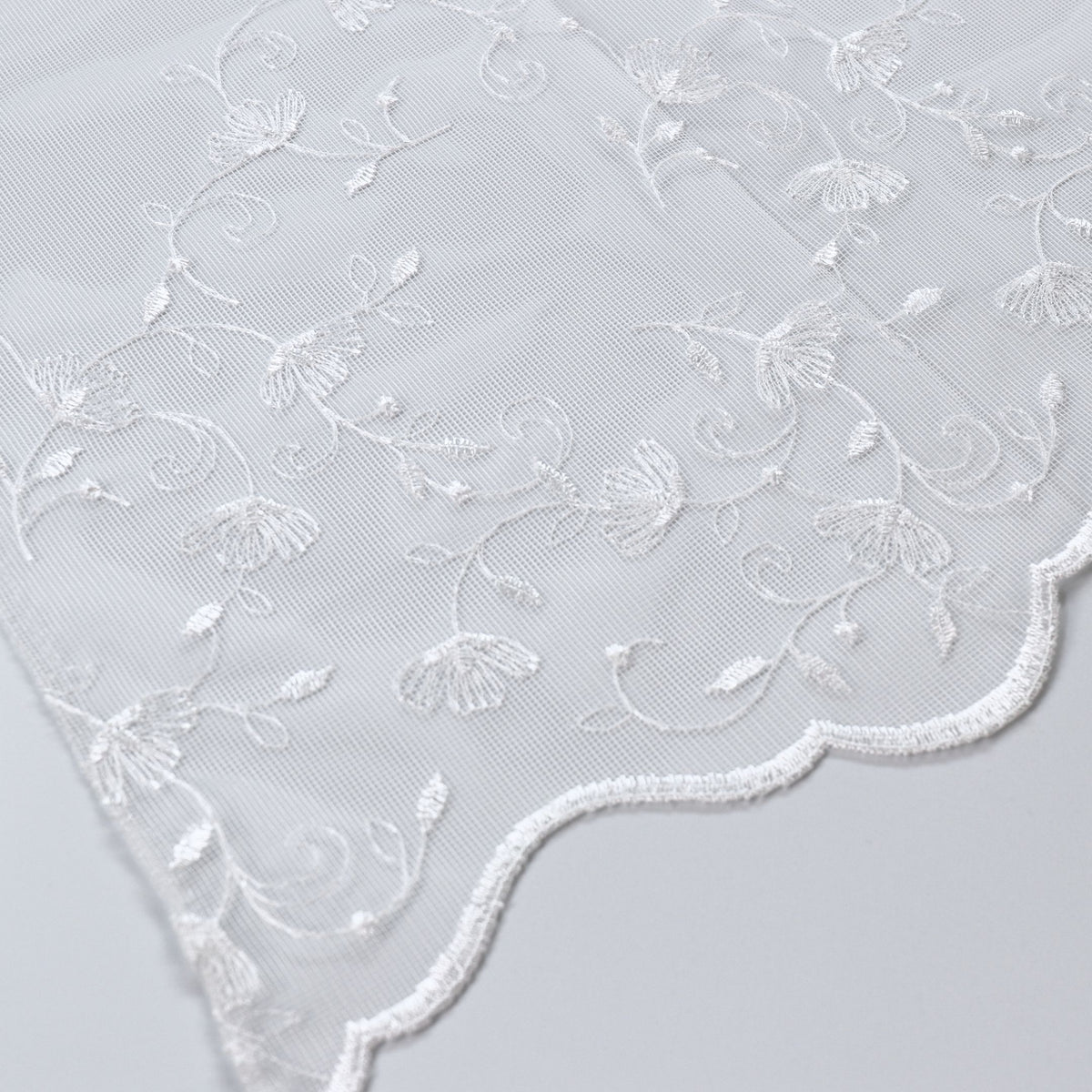 Le rideau quotidien "broderie" connaît Pamela