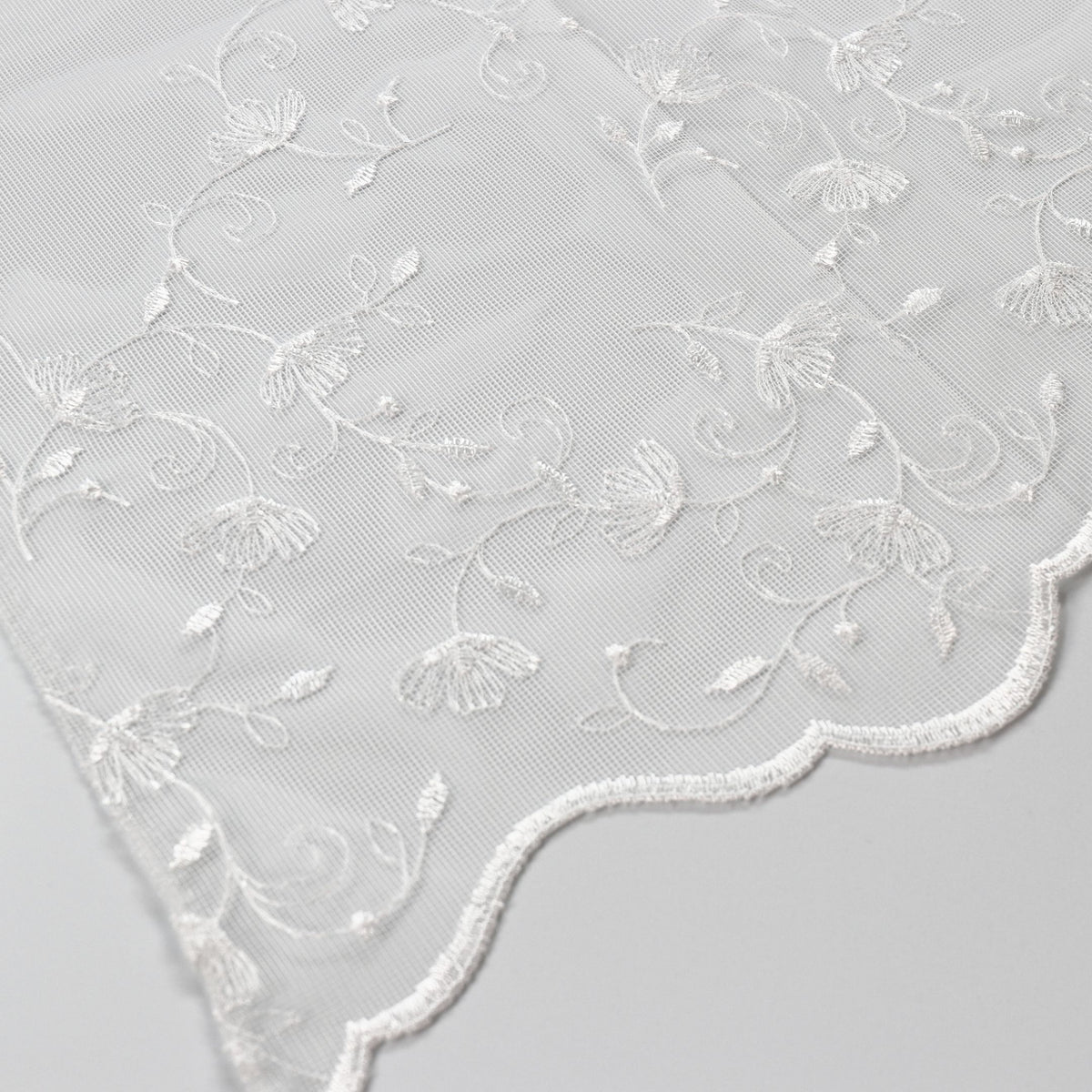 Rideau quotidien "broderie" hors blanc pamela